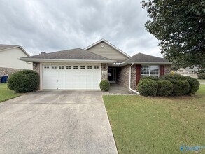 Building Photo - 211 High Green Dr