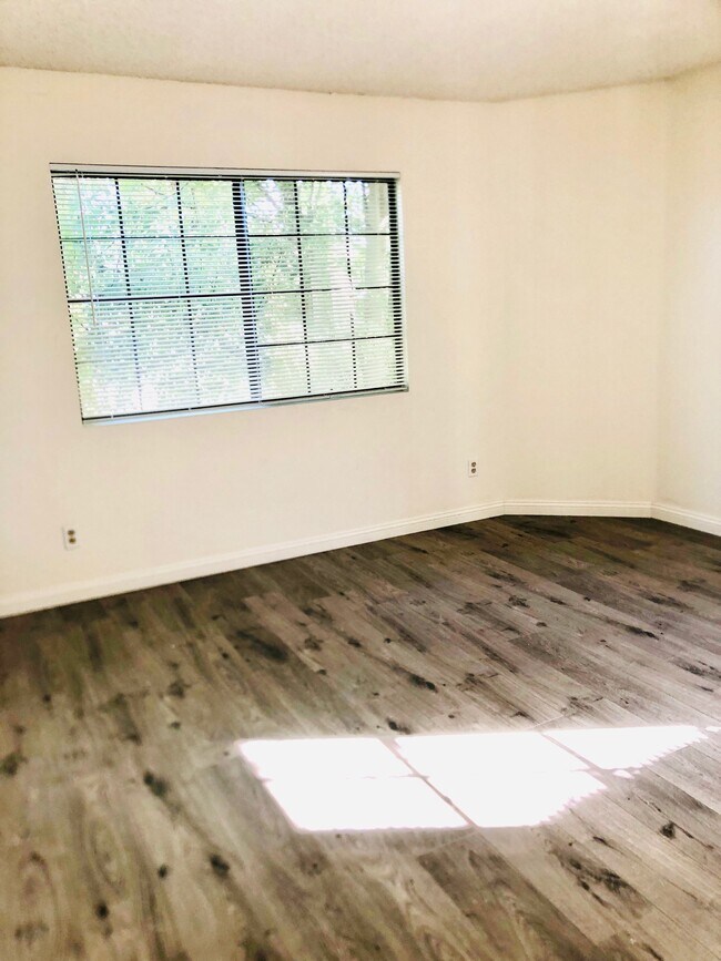 Master Bedroom - 308 N Chester Ave