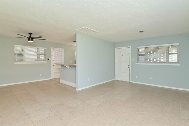 Building Photo - 4738 Merwin St
