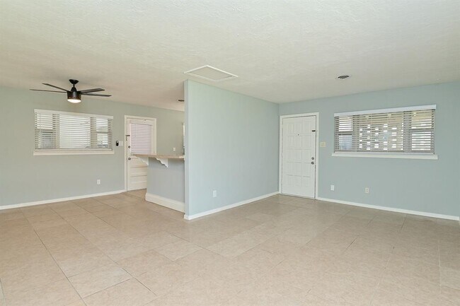 Foto del edificio - 4738 Merwin St