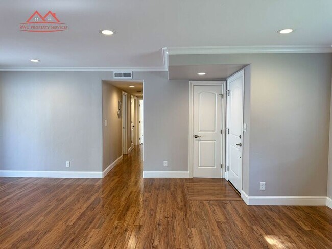 Foto del edificio - 347 Auburn Way