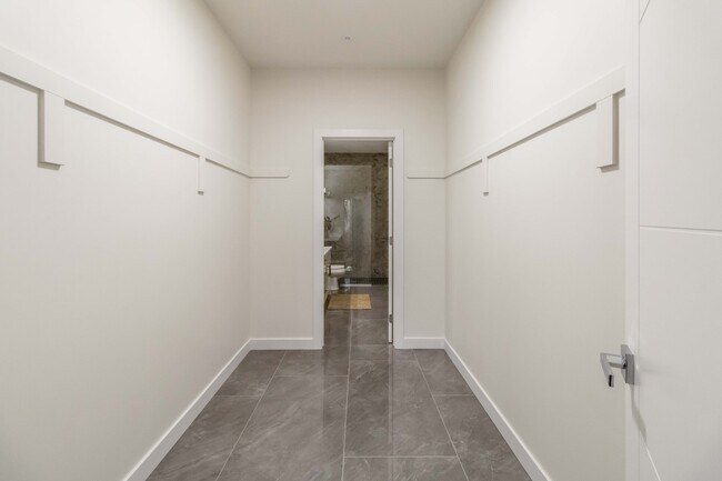 Building Photo - 1414 Main St