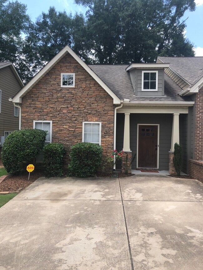 Vista de calle - 3947 River Pointe Ln