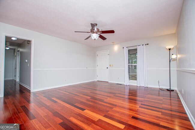 Foto del edificio - 1499 Stonington Ct