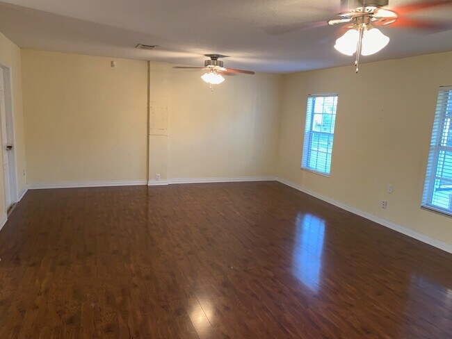 Gran sala - 6320 S Lansdale Cir
