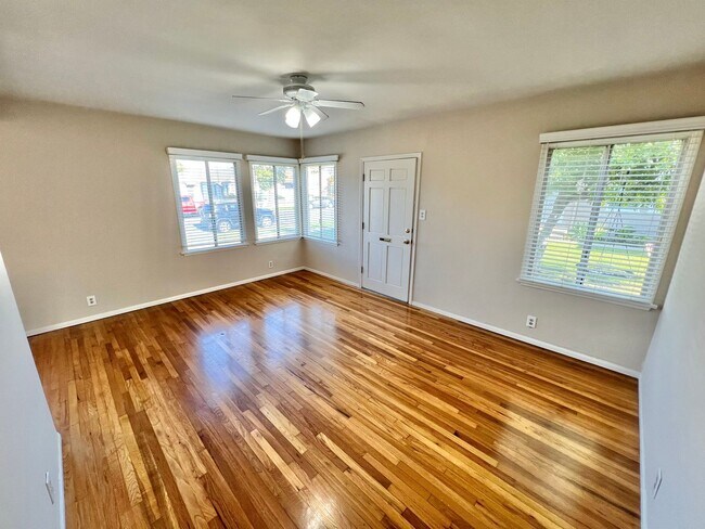 Foto del edificio - 2209-2211 Grand Avenue