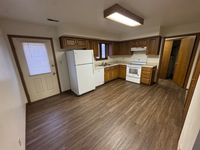 Building Photo - Dolder Duplex