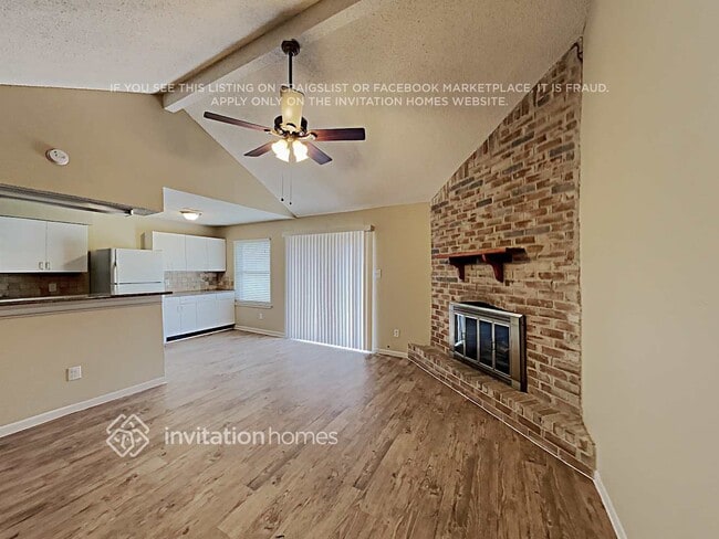 Building Photo - 2606 Elm Hollow St