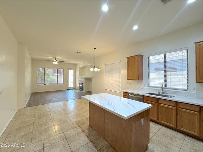 Building Photo - 3013 W Glenhaven Dr