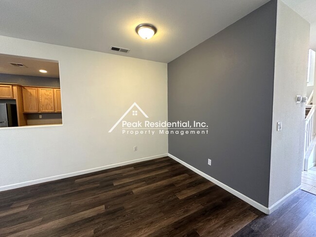 Foto del edificio - Very Nice 3bd/2.5ba West Sacramento Home