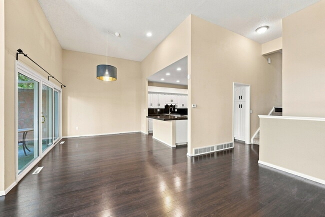 Building Photo - $2,795.95 - 3 Bed, 2 Bath Townhome with 2 Car Garage and Central AC!