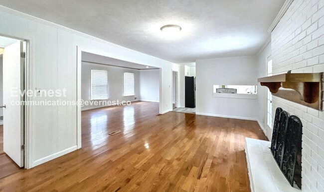 Building Photo - 5151 Vivid Dr SW