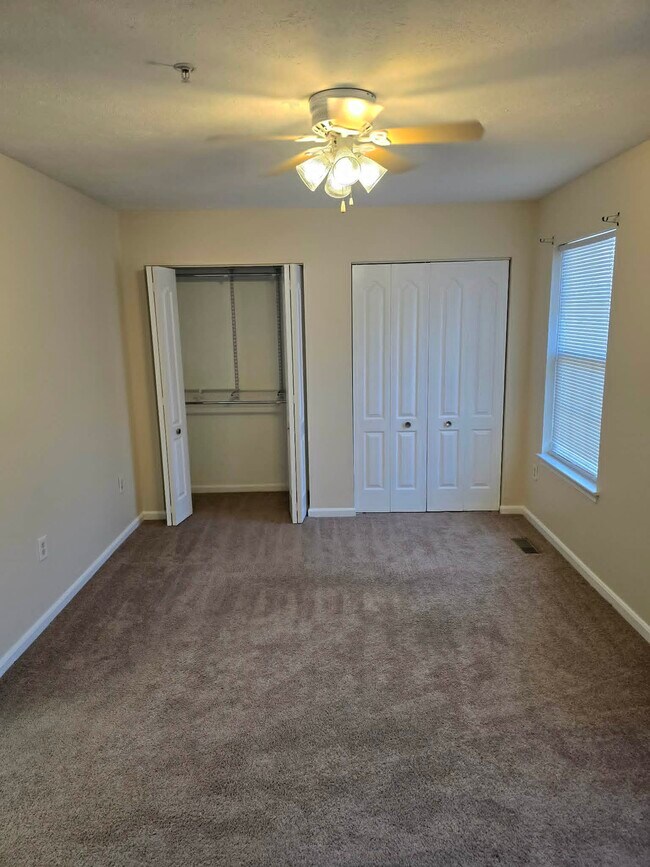 Foto del edificio - 45275 Elkton Ln