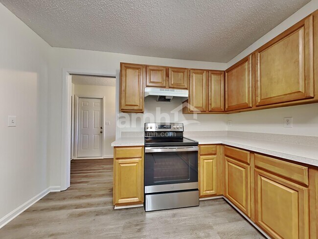 Foto del edificio - 748 Camp Francis Johnson Rd