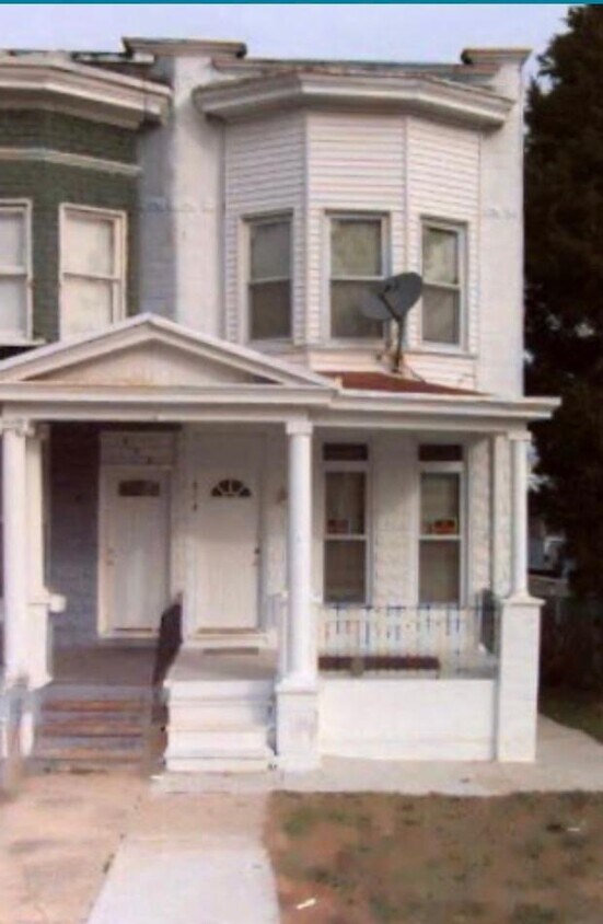 Primary Photo - 822 E 41st St
