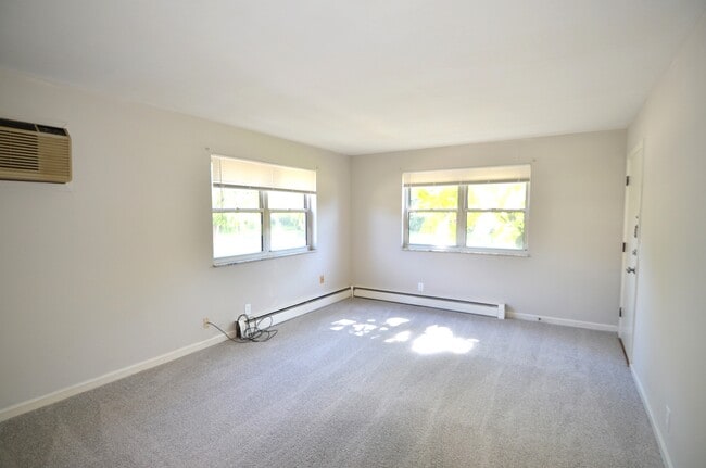 Building Photo - 252 Hartwell Ave