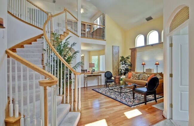 Foto del edificio - 529 Middlebury Dr