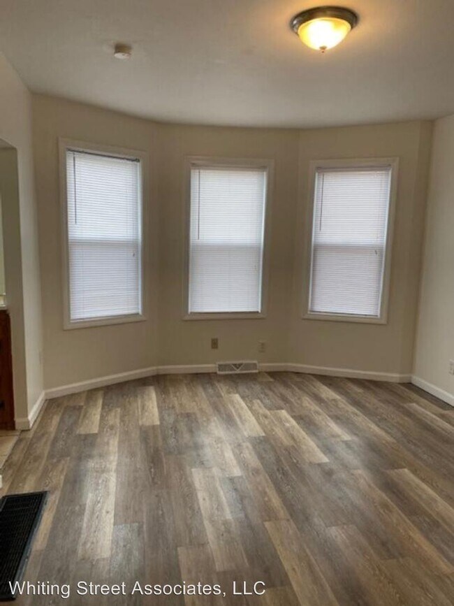 Building Photo - 1387 Corbin Ave