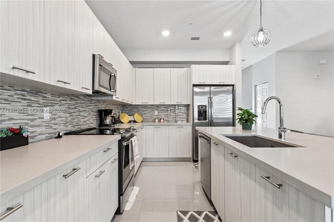 Foto del edificio - 4745 NW 84th Ct