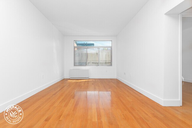 Building Photo - 836 Bergen St