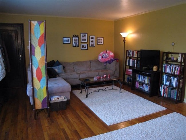 Building Photo - 2 br, 1 bath 4plex - 735 Lincolnway East