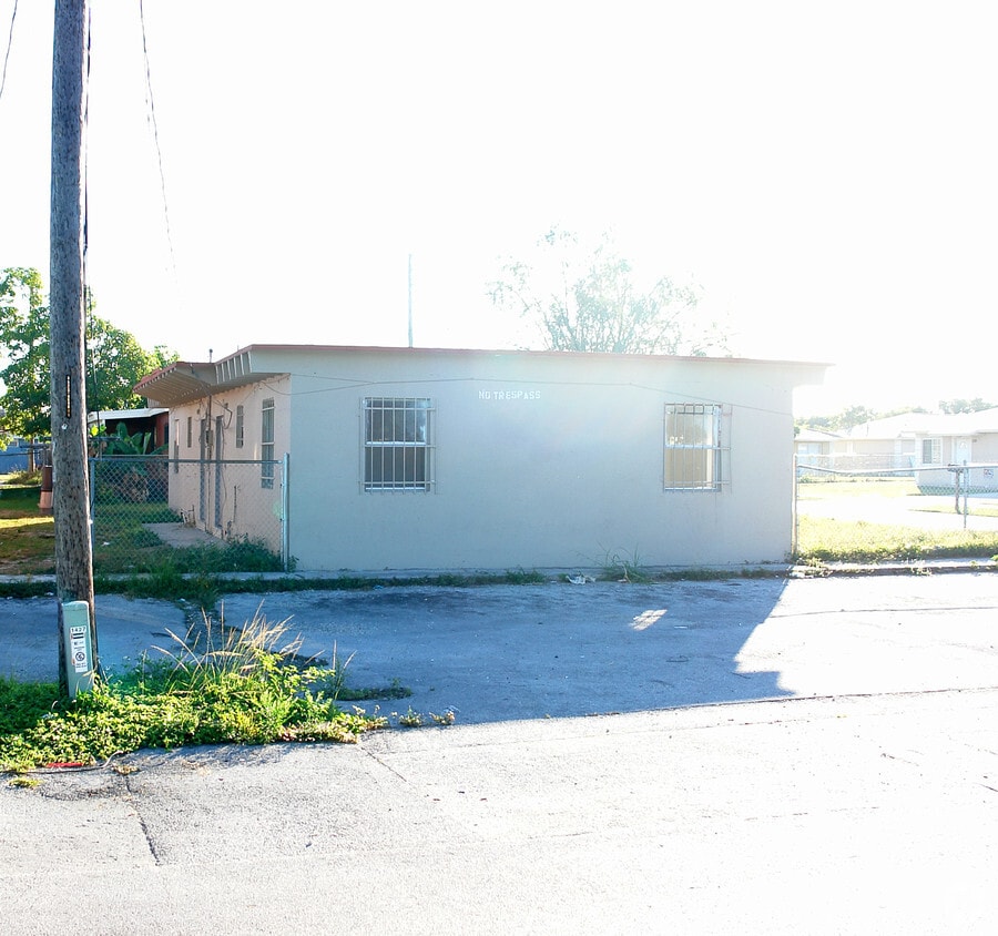Building Photo - 792 NW 14th St