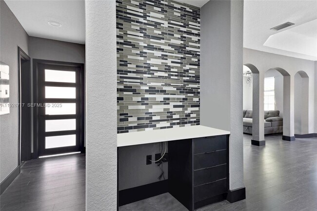 Foto del edificio - 1010 Belmont Pl