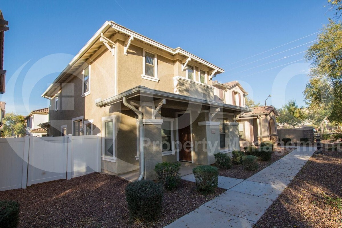 Primary Photo - 1387 S Joshua Tree Ln