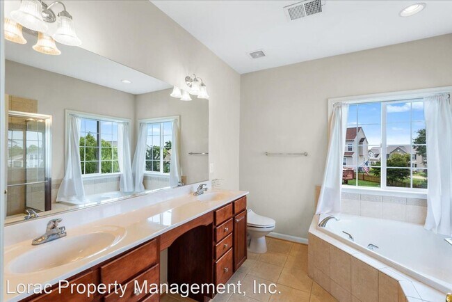 Building Photo - 4 br, 3.5 bath House - 1 Denton Court