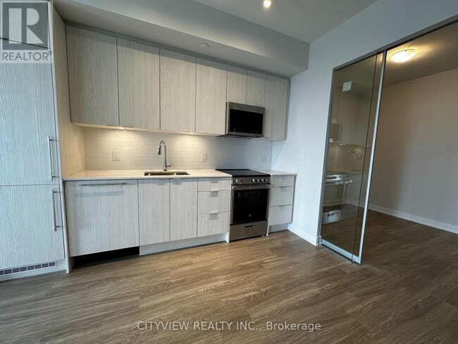 Building Photo - 430 Square One Dr