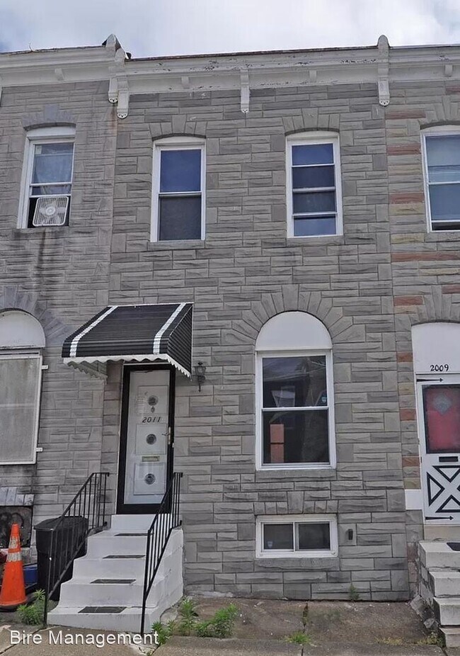 Building Photo - 3 br, 1 bath House - 2011 E Lanvale St