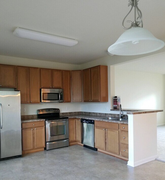 Foto del edificio - 1720 SF Townhome - 3 BR/1.5 BA - Kings Cro...