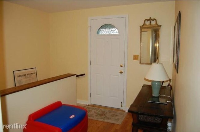Building Photo - 1 br, 2 bath Apartment - 7507 Trevanion Ave