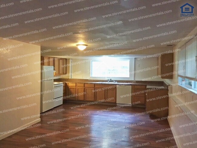 Building Photo - 3899 Moss Rd