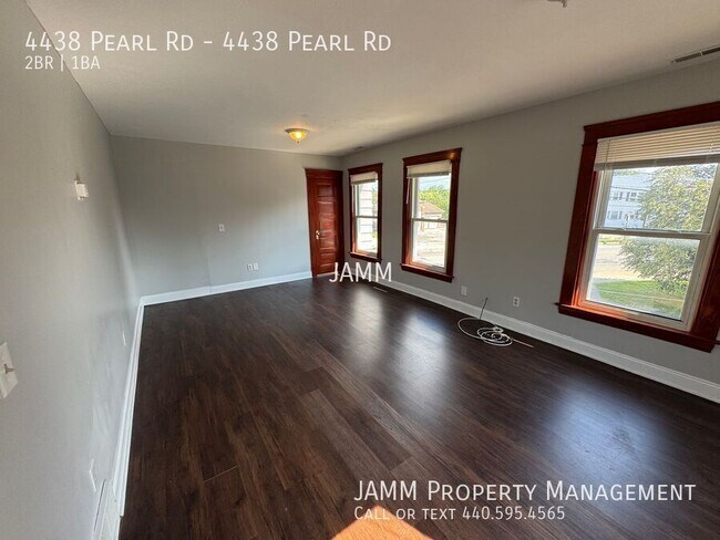 Foto del edificio - 4438 Pearl Rd