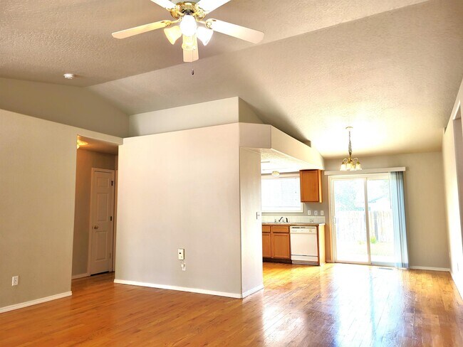 Foto del edificio - 2093 S Chinkapin Pl