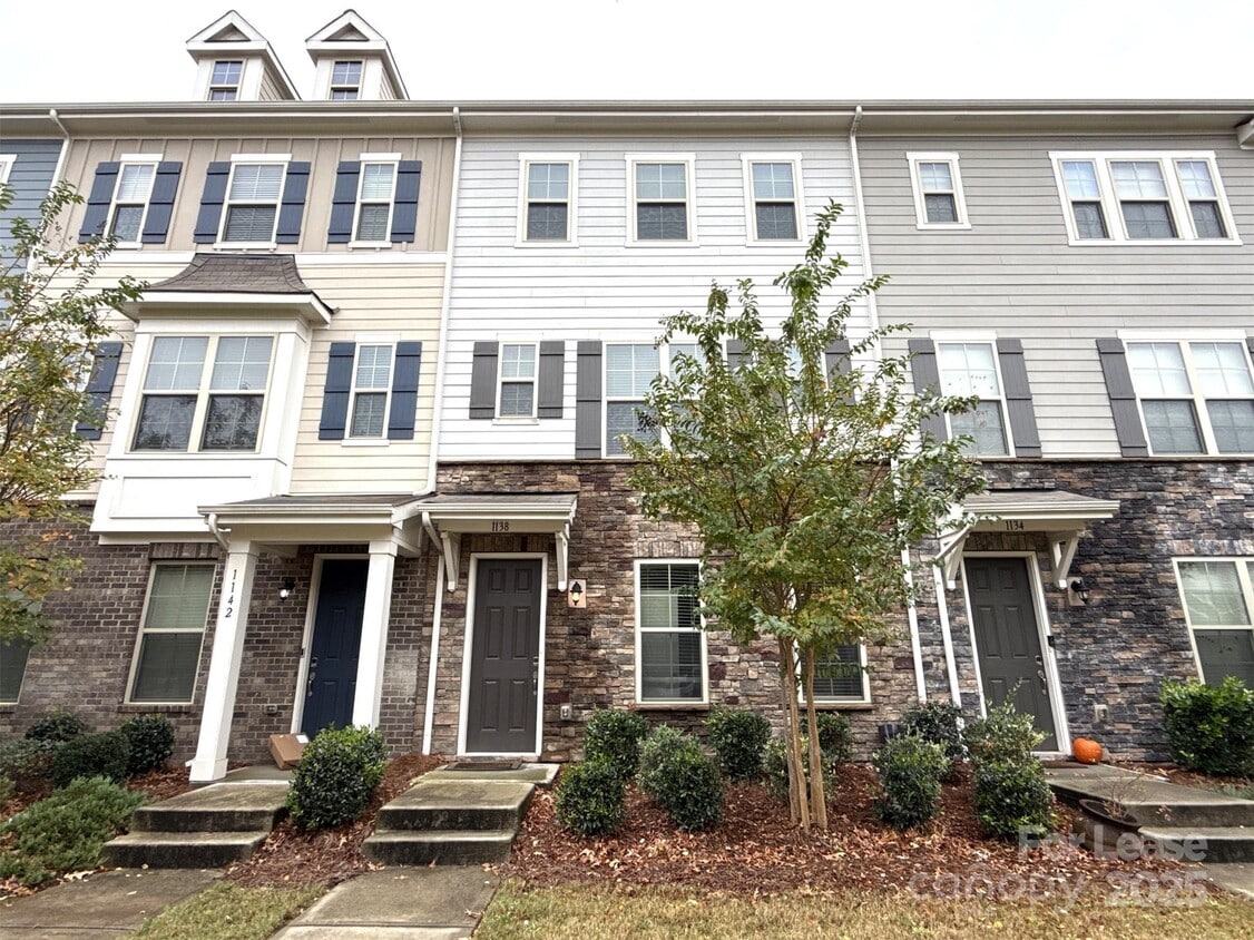 Foto principal - 1138 Doveridge St