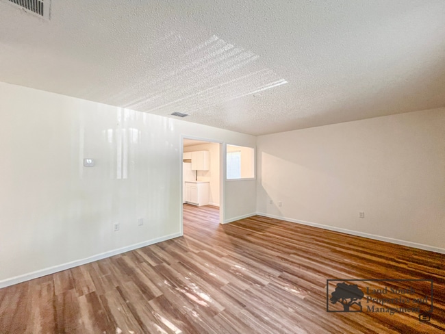 Building Photo - 124 Rosalynn Cir