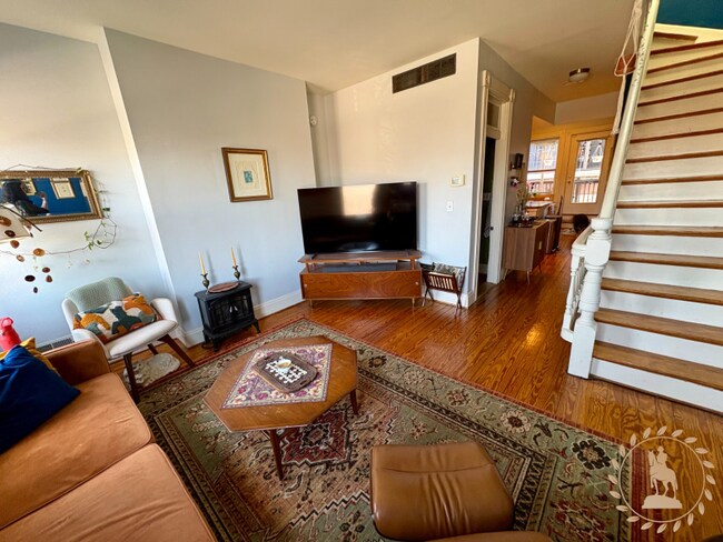 Foto del edificio - 211 E Mt Royal Ave