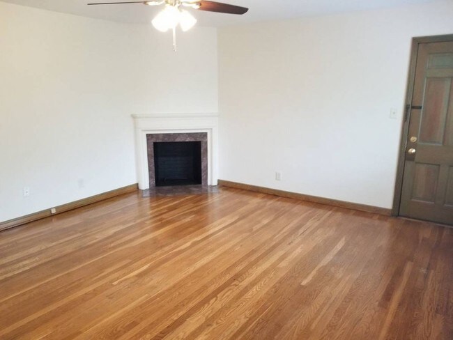 Foto del edificio - 208 w Pacemont