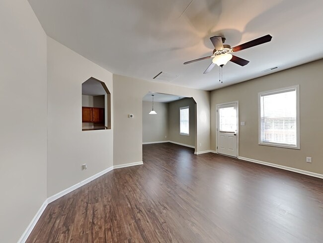 Building Photo - 711 Alberta Ct