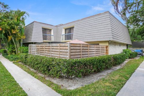 Foto del edificio - 606 6th Ln