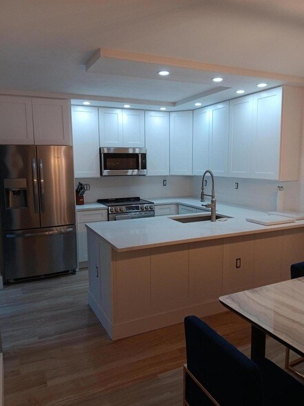 Building Photo - 3052 30th Ct