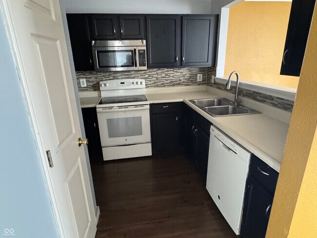 Building Photo - 3869 Amaranth Ct