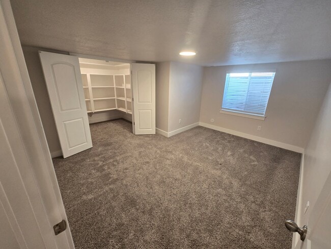 Building Photo - 1481 N Arcadia Dr