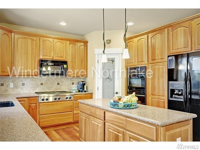 Building Photo - 4523 Country Club Dr NE, Tacoma, WA, 98422