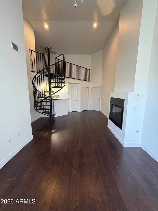 Building Photo - 1701 E Colter St