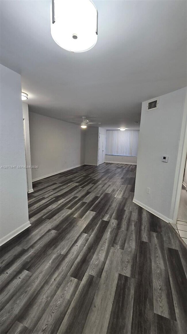 Building Photo - 2881 N Oakland Forest Dr