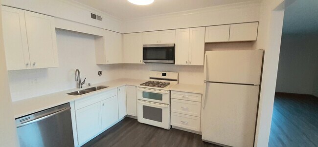 Building Photo - 729 S McKinley Ave