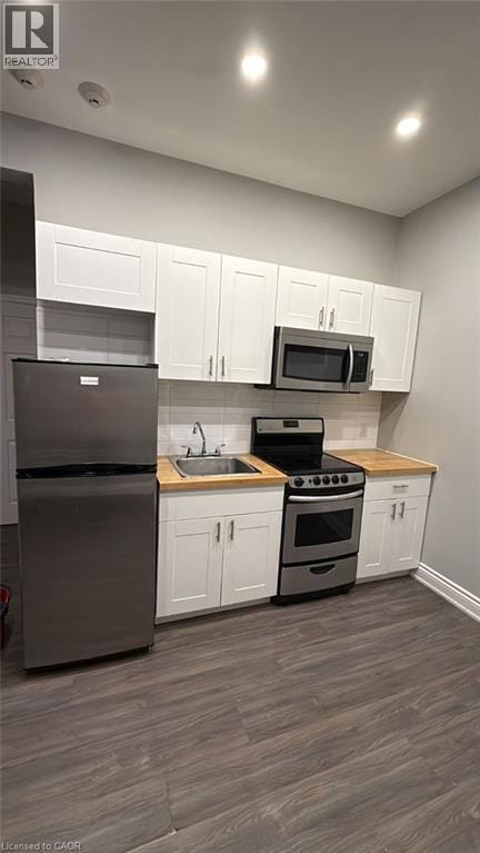 Building Photo - 70 Victoria Ave S